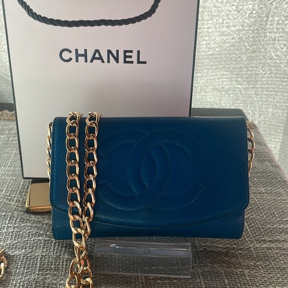 Chanel Classic Blue Caviar small clutch wallet w 24k yellow gold plated hardware - Picture 1 of 8